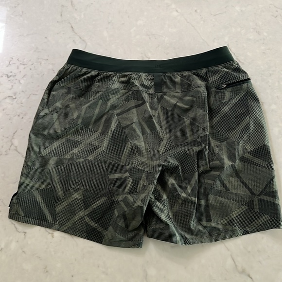 Mens Lululemon Shorts XXL - Picture 4 of 5